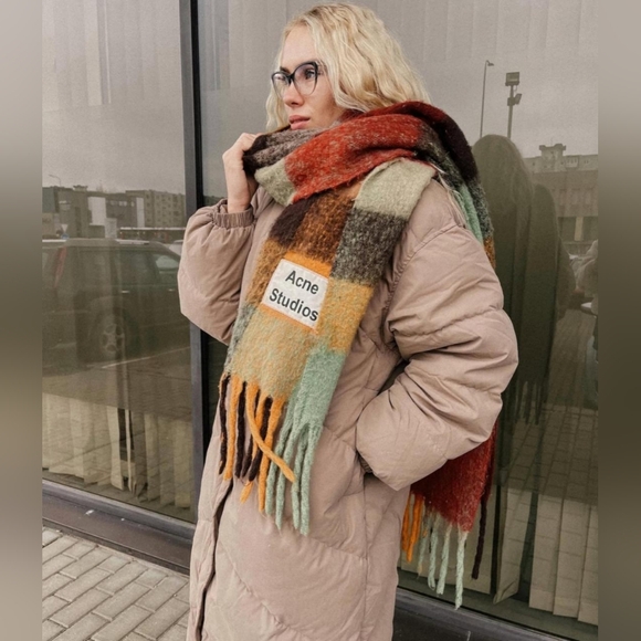 Acne Studios scarf - Picture 1 of 3
